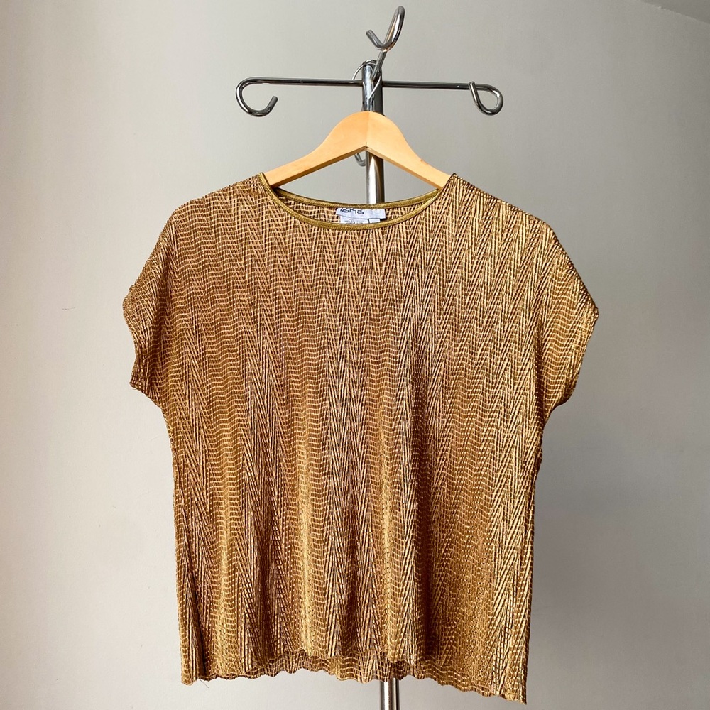 🍂 Y2K Vintage Warm Gold Shiny Zigzag Pattern Top with Short Sleeves & Wavy Hem
